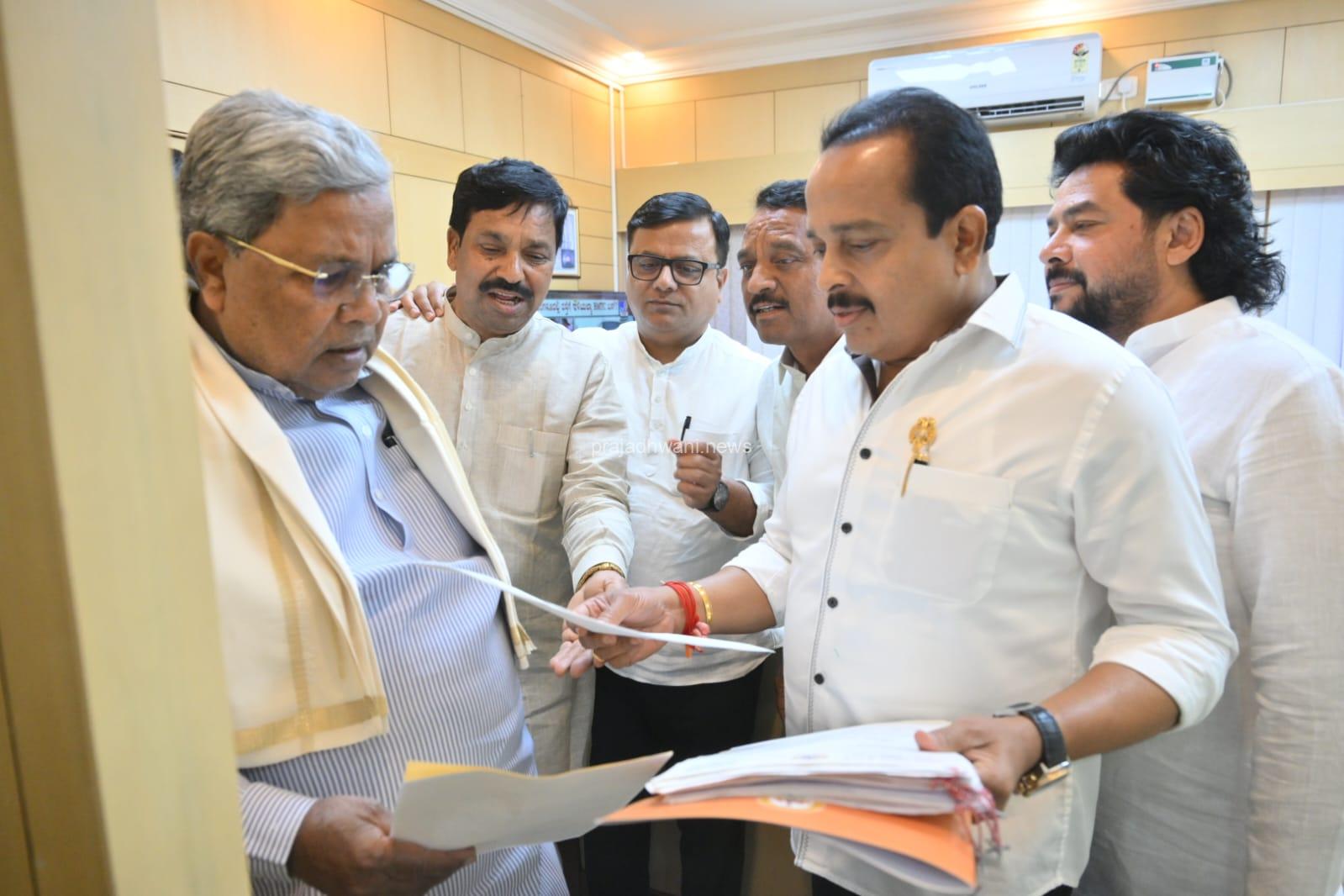 ಒಡಿಯೂರು,ಮಾಣಿಲ ಮಠಕ್ಕೆ ತಲಾ ಒಂದು ಕೋಟಿ ಅನುದಾನ: ಸಿ ಎಂ ಗೆ ಅಶೋಕ್ ರೈ ಮನವಿ