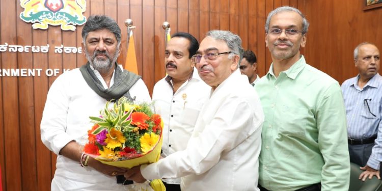 ಕರಾಡ ಬ್ರಾಹ್ಮಣ ಸಮಾಜಕ್ಕೆ ಬೆಂಗಳೂರಿನಲ್ಲಿ ನಿವೇಶನ; ಪುತ್ತೂರು ಶಾಸಕ ಅಶೋಕ್ ರೈ ಮೂಲಕ ಮನವಿ ಸಲ್ಲಿಸಿದ ಬ್ರಾಹ್ಮಣ ಸಮಾಜ