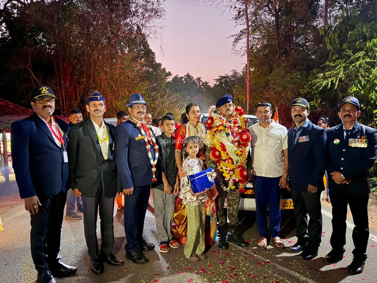 ಬಂದಾರು: ಹುಟ್ಟೂರಿಗೆ ಆಗಮಿಸಿದ ವೀರ ಯೋಧ ಎ.ಸಿ.ಪಿ ಹವಾಲ್ದಾರ್ ಶ್ರೀ ದೇವಪ್ರಸಾದ್ ಗೌಡರಿಗೆ ಗೌರವಪೂರ್ಣ ಸ್ವಾಗತ ಮತ್ತು ಅಭಿನಂದನಾ ಕಾರ್ಯಕ್ರಮ