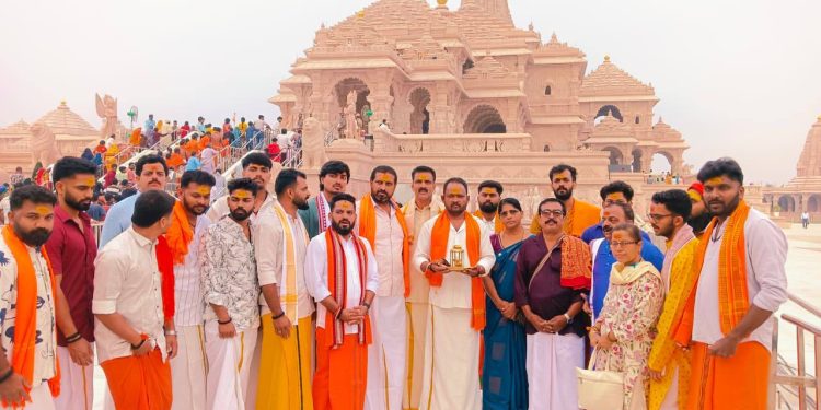 ಹನುಮಗಿರಿಗೆ ಅಯೋಧ್ಯೆಯಿಂದ ಶ್ರೀರಾಮ ಹನುಮ ಜ್ಯೋತಿ ರಥಯಾತ್ರೆಗೆ ಆಯೋಧ್ಯೆಯಿಂದ ಚಾಲನೆ