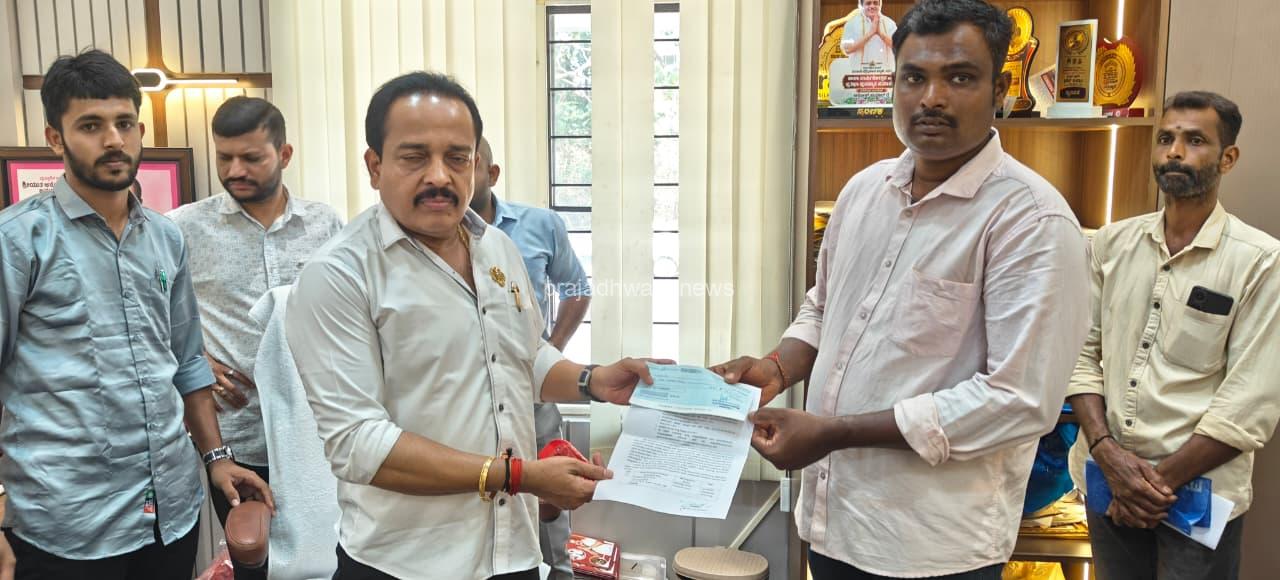 ಮುಖ್ಯಮಂತ್ರಿ ಪರಿಹಾರ ನಿಧಿಯಿಂದ ಜೇನು ನೊಣ ಕಡಿತಕ್ಕೆ ಮೃತ ಬಾಲಕಿ ಕುಟುಂಬಕ್ಕೆ 5 ಲಕ್ಷ ಪರಿಹಾರ