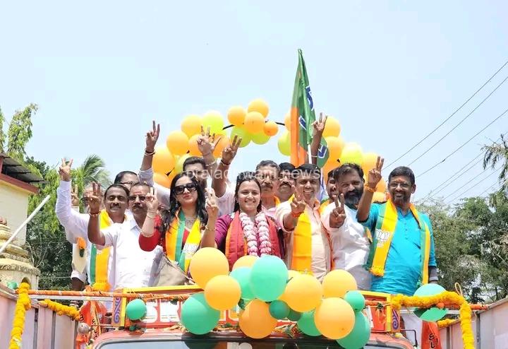 ಕೇಸರಿ ರಣಕಹಳೆ ಇತಿಹಾಸದಲ್ಲೇ ಪ್ರಪ್ರಥಮ ಬಾರಿಗೆ ಕಾಸರಗೋಡು ವಿಧಾನಸಭಾ ಕ್ಷೇತ್ರ ಏನ್ ಡಿಎ ಅಭ್ಯರ್ಥಿ ಅಶ್ವಿನಿ ಎಂ. ಎಲ್ ಅವರ ಬೃಹತ್ ರೋಡ್ ಶೋ ನಾಮಪತ್ರ ಸಲ್ಲಿಕೆ