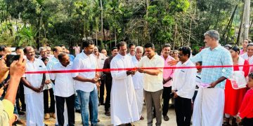 ಬೆಳ್ತಂಗಡಿ: ಕುಂಡದಬೆಟ್ಟು ರೂ.10 ಲಕ್ಷ ಅನುದಾನದಲ್ಲಿ ಕಾಂಕ್ರಿಟೀಕರಣಗೊಂಡ ಸಂತ ಜಾನ್ ಪೌಲ್ ಚರ್ಚ್ ಕುಂಡದಬೆಟ್ಟು ರಸ್ತೆ ಉದ್ಘಾಟನೆ