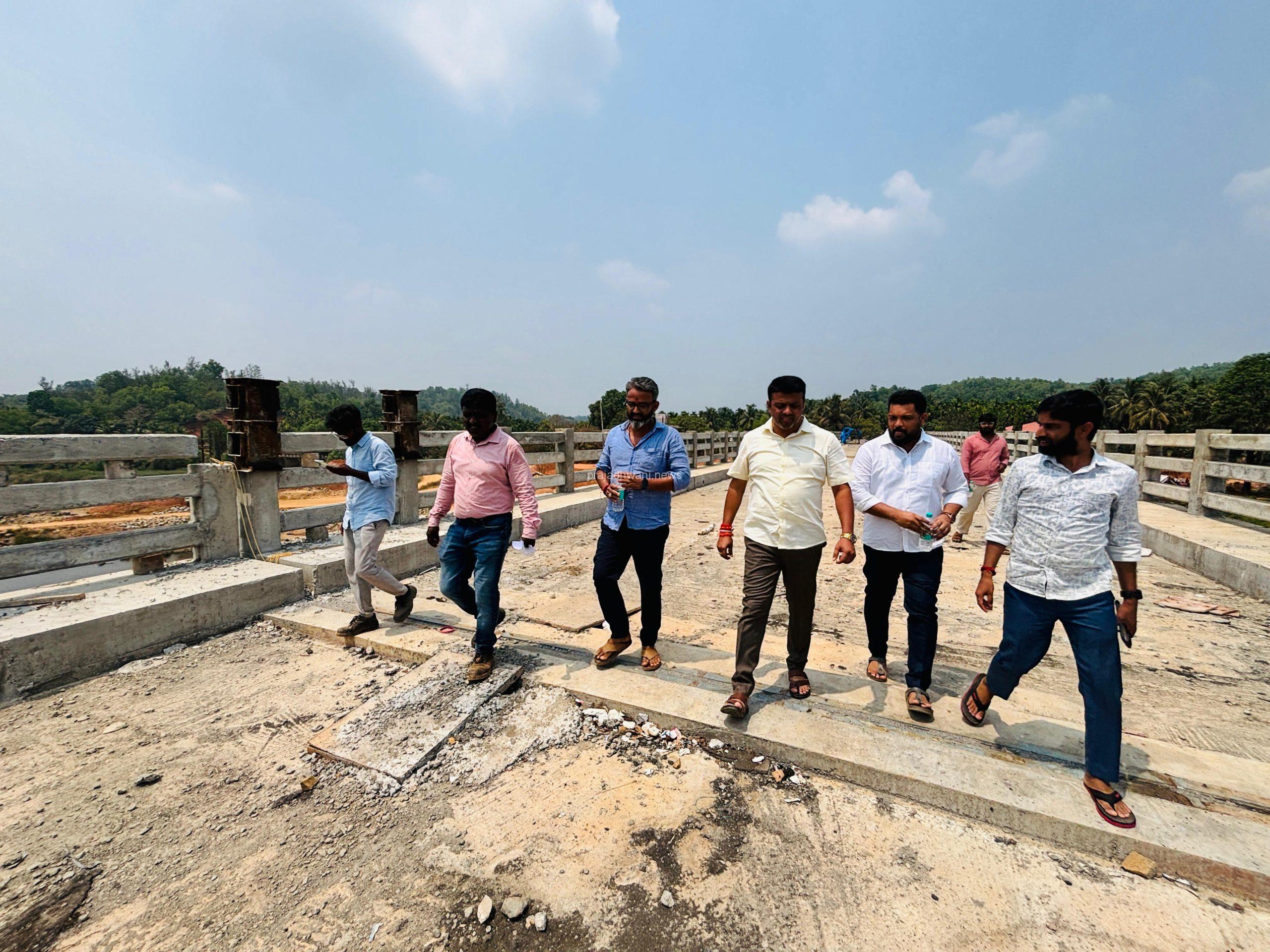 ಬೆಳ್ತಂಗಡಿ ಶಾಸಕ ಹರೀಶ್ ಪೂಂಜರವರ ಕನಸಿನ ಯೋಜನೆ: ಪುತ್ತೂರು-ಬೆಳ್ತಂಗಡಿ ತಾಲೂಕಿನ ಸಂಪರ್ಕ ಕೊಂಡಿಯಾಗಿರುವ ಮೊಗ್ರು ಗ್ರಾಮದ ಮುಗೇರಡ್ಕ ಎಂಬಲ್ಲಿ ರೂ. 240 ಕೋಟಿ ವೆಚ್ಚದಲ್ಲಿ ನಿರ್ಮಾಣವಾಗುತ್ತಿರುವ  ಏತ ನೀರಾವರಿ ಯೋಜನೆ ಮತ್ತು ಸೇತುವೆ  ಅಭಿವೃದ್ಧಿ  ಕಾಮಗಾರಿಯ ಪ್ರಗತಿ ಪರಿಶೀಲನೆ