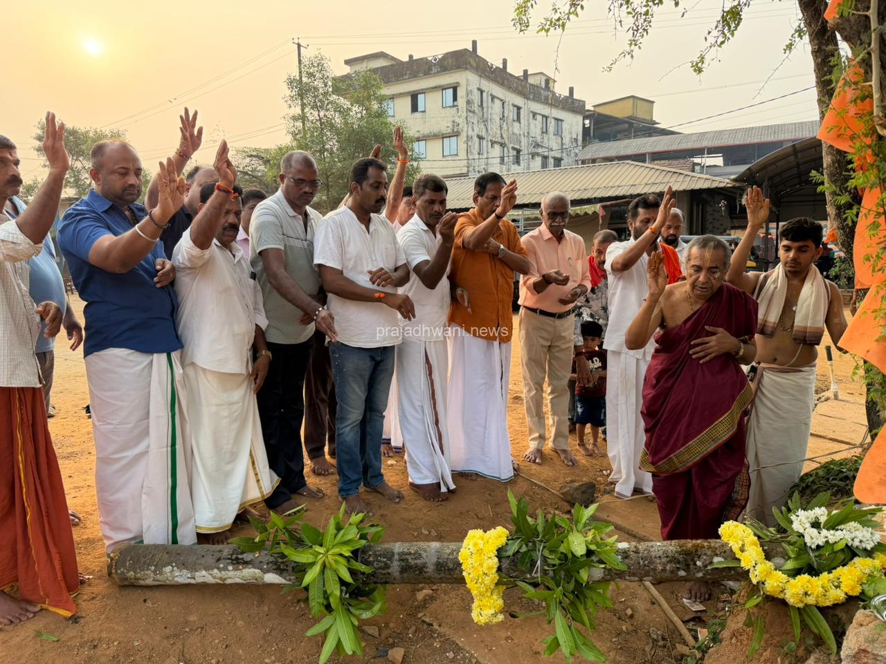 ಉಪ್ಪಿನಂಗಡಿ ಶ್ರೀ ಸಹಸ್ರಲಿಂಗೇಶ್ವರ ಮಹಾಕಾಳಿ ದೇವಸ್ಥಾನದ ಎದುರು ಭಾಗದಲ್ಲಿ ಪ್ರಥಮ ಬಾರಿಗೆ ನಡೆಯಲಿರುವ ನಾಗಮಂಡಲಕ್ಕೆ ಚಪ್ಪರಮಹೂರ್ತ-ಕಾರ್ಯಾಲಯದ ಉದ್ಘಾಟನೆ