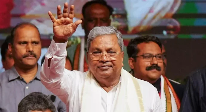 ಮಧ್ಯಾಹ್ನ 3 ಗಂಟೆಗೆ ಸಿಎಂ ಸ್ಥಾನಕ್ಕೆ ಸಿದ್ದರಾಮಯ್ಯ ರಾಜೀನಾಮೆ! – “ಅಂದು, ಇಂದು, ಎಂದೆಂದಿಗೂ ಒಗ್ಗಟ್ಟೇ ನಮ್ಮ ಶಕ್ತಿ. ಜನಸೇವೆಯೇ ನಮ್ಮ ಬದ್ಧತೆ” ಎಂದು ಕಾಂಗ್ರೆಸ್ ಟ್ವೀಟ್
