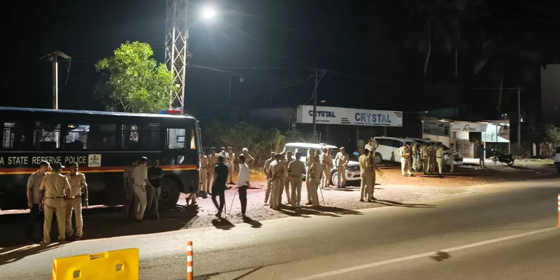ಪೊಲೀಸರ ಎದುರೇ ವಿವಾದಿತ ಮುರಿನಕಟ್ಟೆ ಧ್ವಂಸ – ತೀವ್ರ ಉದ್ವಿಗ್ನತೆ : 3 ದಿನ ಇಡೀ ಭಟ್ಕಳ ಪಟ್ಟಣದಲ್ಲಿ ನಿಷೇಧಾಜ್ಞೆ ಜಾರಿ!