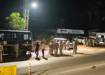 ಪೊಲೀಸರ ಎದುರೇ ವಿವಾದಿತ ಮುರಿನಕಟ್ಟೆ ಧ್ವಂಸ – ತೀವ್ರ ಉದ್ವಿಗ್ನತೆ : 3 ದಿನ ಇಡೀ ಭಟ್ಕಳ ಪಟ್ಟಣದಲ್ಲಿ ನಿಷೇಧಾಜ್ಞೆ ಜಾರಿ!