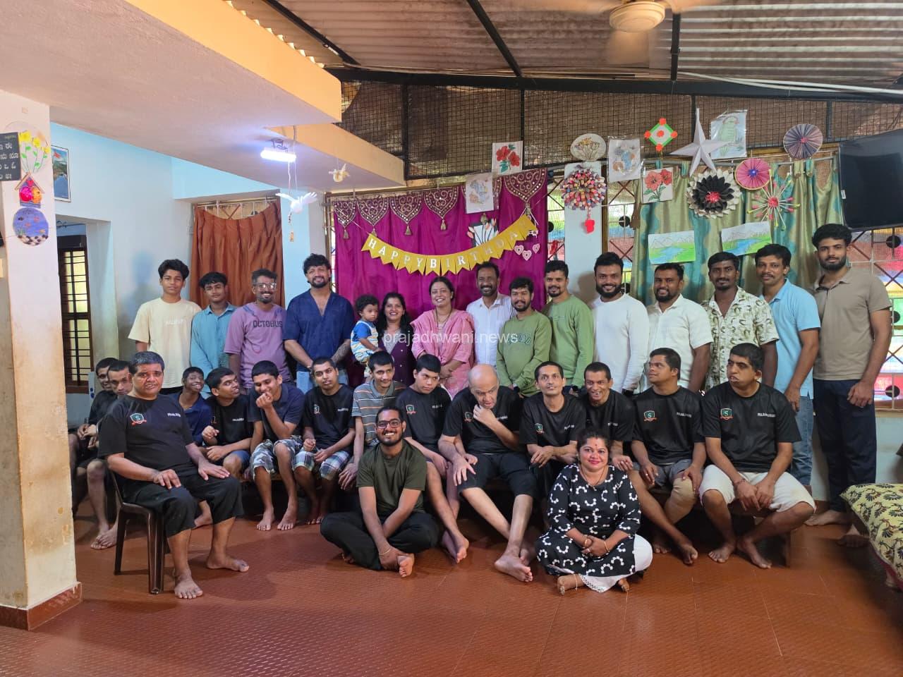 ತೆನ್ಕಾಯಿಮಲೆ ಕಿರುಚಿತ್ರದ 1 ಲಕ್ಷ ವೀಕ್ಷಣೆಯ ಸಂಭ್ರಮಾಚರಣೆಯನ್ನು ಪ್ರಜ್ಞಾ ಆಶ್ರಮದಲ್ಲಿ
