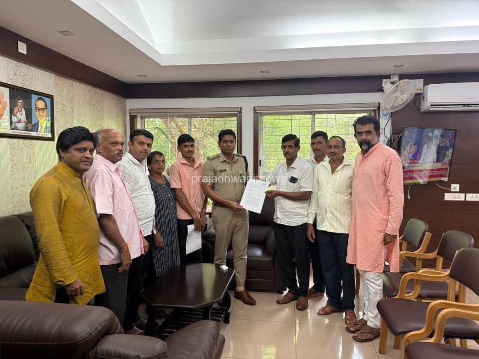 ಬೆಳ್ತಂಗಡಿ: ಓಡಿಲ್ನಾಳ ಬಾಲಕ ಸುಮಂತ್ ಅನುಮಾನಾಸ್ಪದ ಸಾವು ಪ್ರಕರಣ : ಶೀಘ್ರ ನ್ಯಾಯ ದೊರಕಿಸಿಕೊಡುವಂತೆ ಎಸ್‌ಪಿ ಭೇಟಿ ಮಾಡಿದ ಶಾಸಕ ಹರೀಶ್ ಪೂಂಜ
