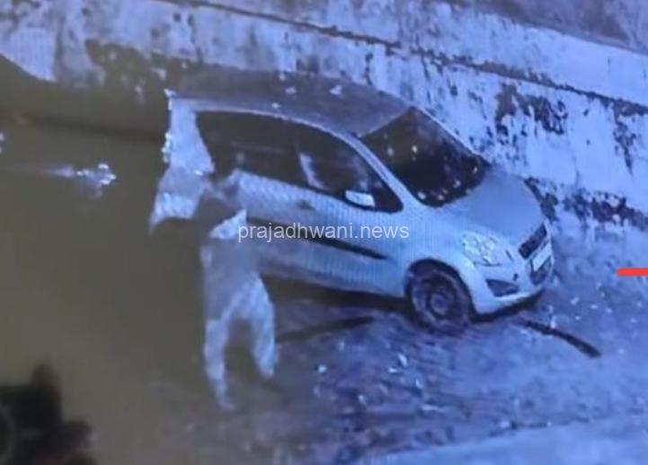 ಪುತ್ತೂರು ನೆಲ್ಲಿಕಟ್ಟೆ ಬಳಿ ಸ್ಟುಡಿಯೋ ಮಾಲಕನ ಕಾರಿಗೆ ಹಾನಿ ಸಿಸಿ ಕ್ಯಾಮೆರಾ ದಲ್ಲಿ ಸೆರೆ -ಪೊಲೀಸ್ ಠಾಣೆಗೆ ದೂರು..!
