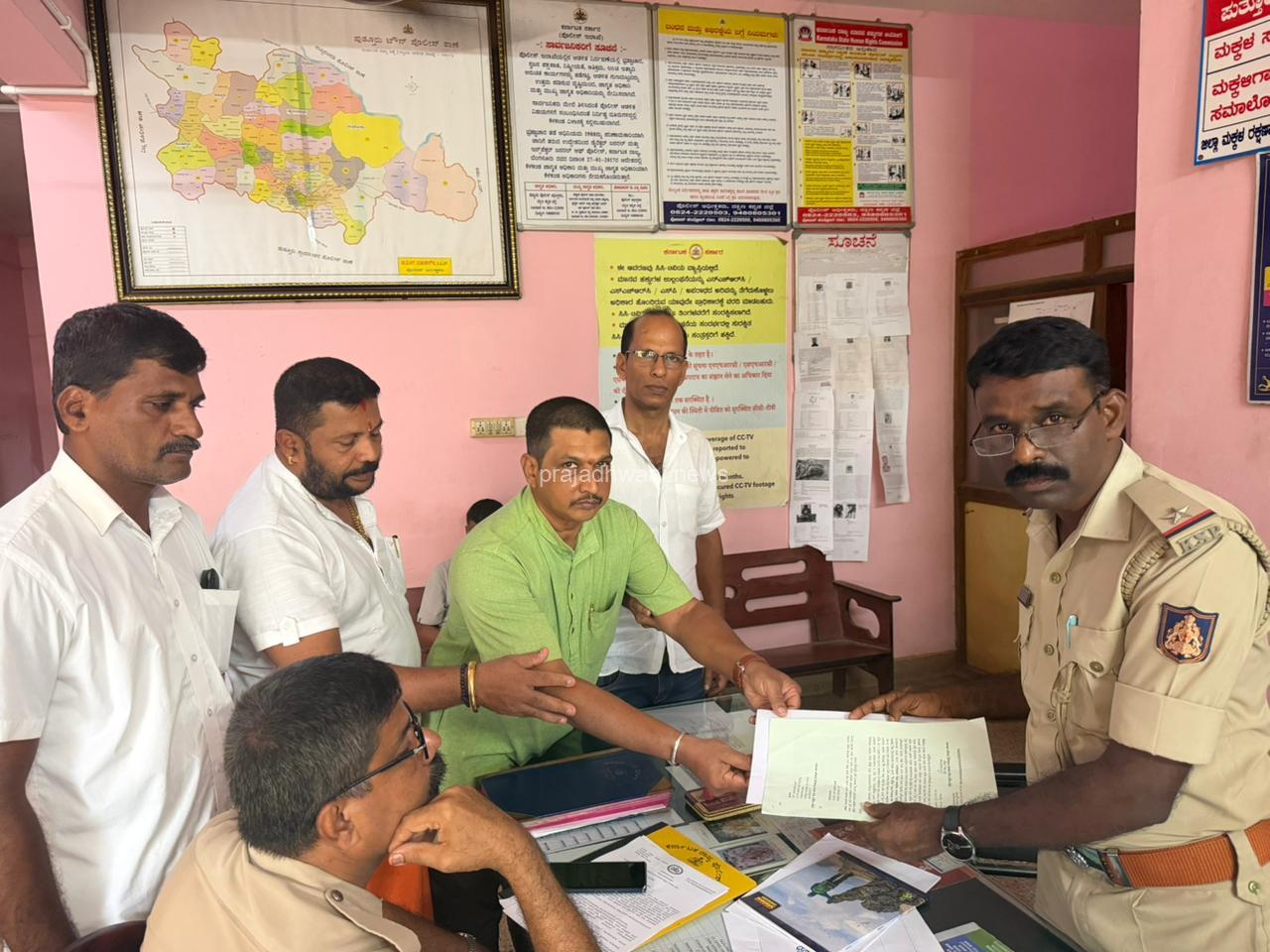 ಪುತ್ತೂರು: ಪುತ್ತಿಲ ವಿರುದ್ಧ ಮಾನಹಾನಿ ಕಮೆಂಟ್- ಇಬ್ಬರ ವಿರುದ್ಧ ಪ್ರಕರಣ ದಾಖಲು