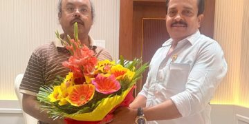 ನಗರಾಭಿವೃದ್ದಿ ಸಚಿವ ಯತೀಂದ್ರ ಸಿದ್ದರಾಮಯ್ಯ ಅವರನ್ನು ಭೇಟಿಯಾಗಿ ಅಭಿನಂದನೆ ಸಲ್ಲಿಸಿ -ಪುತ್ತೂರಿನಲ್ಲಿ  ಭೂಗತ ಒಳಚರಂಡಿ ಯೋಜನೆ ಅನುಮೋದನೆಗೆ ಶಾಸಕ ಅಶೋಕ್ ರೈ ಮನವಿ