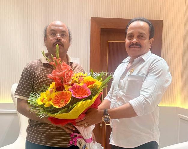 ನಗರಾಭಿವೃದ್ದಿ ಸಚಿವ ಯತೀಂದ್ರ ಸಿದ್ದರಾಮಯ್ಯ ಅವರನ್ನು ಭೇಟಿಯಾಗಿ ಅಭಿನಂದನೆ ಸಲ್ಲಿಸಿ -ಪುತ್ತೂರಿನಲ್ಲಿ  ಭೂಗತ ಒಳಚರಂಡಿ ಯೋಜನೆ ಅನುಮೋದನೆಗೆ ಶಾಸಕ ಅಶೋಕ್ ರೈ ಮನವಿ