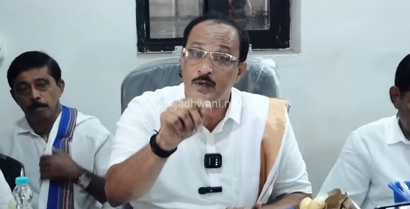 ಪುತ್ತೂರು: ಮಹಾಲಿಂಗೇಶ್ವರ ದೇವಸ್ಥಾನದ ರಸ್ತೆ ಹೊರತು ಸಾರ್ವಜನಿಕ ರಸ್ತೆ ಅಲ್ಲ – ಈಶ್ವರ ಭಟ್