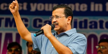 ಕಾಕ್ರೋಚ್ ಹೋರಾಟ ತಣ್ಣಗಾದ ಬೆನ್ನಲ್ಲೇ E20 ವಿರುದ್ಧ ಆ. 4ರಂದು ಪ್ರಧಾನಿ ನಿವಾಸ ಚಲೋ ಘೋಷಿಸಿದ ಕೇಜ್ರಿವಾಲ್