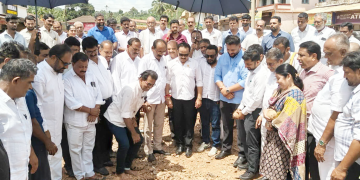 ಪುತ್ತೂರು : ಬೊಳುವಾರು ಸರ್ಕಲ್ ಹಾಗೂ ಬಸ್ ತಂಗುದಾಣಕ್ಕೆ ಶಿಲಾನ್ಯಾಸ