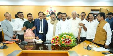 ಕರಾವಳಿ ಭಾಗದ ಒಕ್ಕಲಿಗರ ಸಂಘದ ಪದಾಧಿಕಾರಿಗಳು ಮುಖ್ಯಮಂತ್ರಿಯನ್ನು ವಿಧಾನಸೌಧದಲ್ಲಿ ಭೇಟಿ ಮಾಡಿ ಸಮಾಲೋಚನೆ