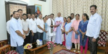 ಮಂಗಳೂರು ಬಿಷಪ್ ಡಾ. ಪೀಟರ್ ಪಾವ್ಲ್ ಸಲ್ಡಾನ್ಹಾ ಅವರನ್ನು ಭೇಟಿಯಾಗಿ ಆಶೀರ್ವಾದ ಪಡೆದ ದ.ಕ. ಜಿಲ್ಲಾ ಕಾಂಗ್ರೆಸ್ ಅಧ್ಯಕ್ಷ ಪದ್ಮರಾಜ್ ಆರ್. ಪೂಜಾರಿ