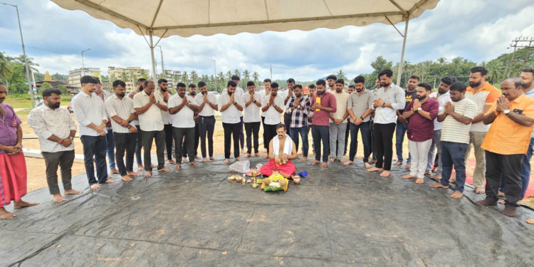 ಮಹಾಲಿಂಗೇಶ್ವರ ದೇವಾಲಯದ ದೇವರಮಾರು ಗದ್ದೆಯಲ್ಲಿ ಪುತ್ತೂರುದ ಪಿಲಿಗೊಬ್ಬು ಆವೃತ್ತಿ-4 ಕಾರ್ಯಕ್ರಮದ ಚಪ್ಪರ ಮುಹೂರ್ತ