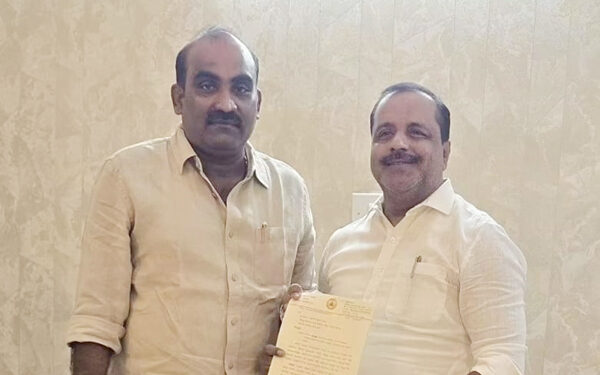 ಉಡುಪಿ ಜಿಲ್ಲಾಸ್ಪತ್ರೆಯನ್ನು ಸಾರ್ವಜನಿಕರ ಸೇವೆಗೆ ಲೋಕಾರ್ಪಣೆ, ಬ್ರಹ್ಮಾವರ ಆರೋಗ್ಯ ಕೇಂದ್ರವನ್ನು ತಾಲೂಕು ಆಸ್ಪತ್ರೆಗೆ ಮೇಲ್ದರ್ಜೆಗೇರಿಸುವಂತೆ ಉಡುಪಿ ಶಾಸಕ ಯಶಪಲ್ ಸುವರ್ಣ  ಸಚಿವರಲ್ಲಿ ಮನವಿ 