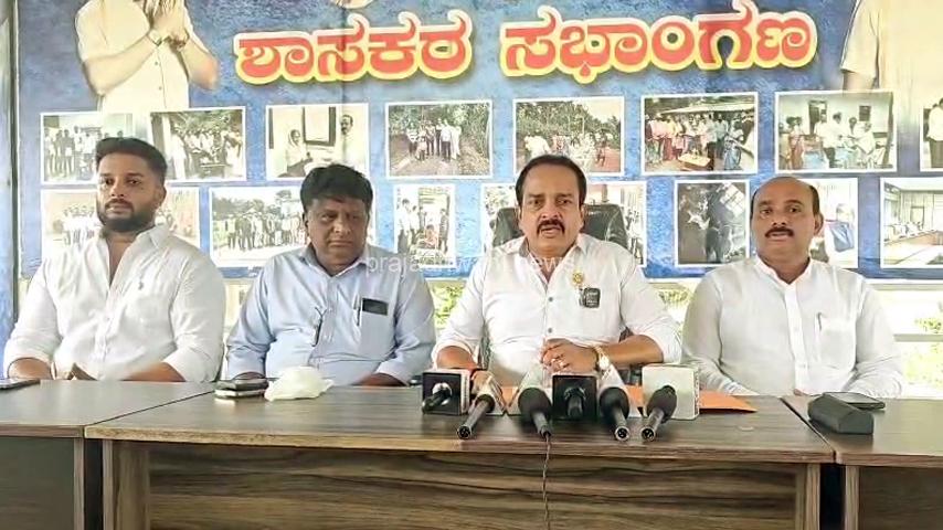 ದೀಪಾವಳಿ ಪ್ರಯುಕ್ತ ಆಯೋಜಿಸಲಾಗಿದ್ದ 14ನೇ ವರ್ಷದ ‘ಅಶೋಕ ಜನ-ಮನ’ ವಸ್ತ್ರ ವಿತರಣಾ ಕಾರ್ಯಕ್ರಮ ಕಾರ್ಯಕ್ರಮ ನ.22ಕ್ಕೆ ಮುಂದೂಡಿಕೆ